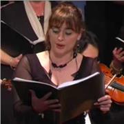 Cantante lirica diplomata al Conservatorio di Pesaro, ha studiato presso l'Accademia lirica della Scala di Milano, accademia di S. Cecilia a Roma, accademia lirica di Osimo, accademia lirica di Palermo. Ha cantato nei più prestigiosi teatri d'Italia e all